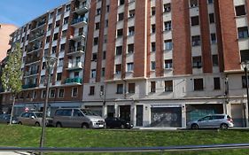 Cálida Vivienda Turística Céntrica junto al Funicular y Metro